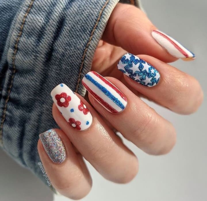 4 Last Minute Nail Art Designs for the 4th of July // 4th of July Nail Art  | Elizabeth Anne - YouTube