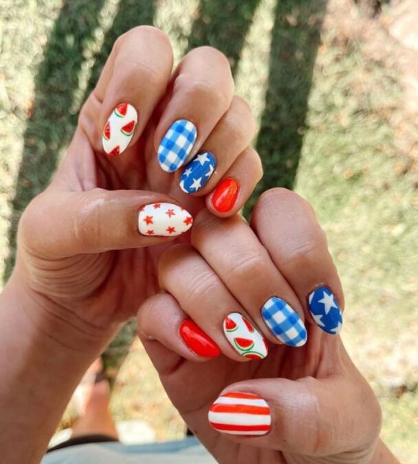 Fourth of July Nails (10)