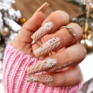 21 Trendy & Classy Christmas Nails Inspo 2025