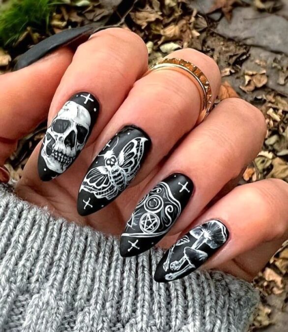 Skull Halloween Nail Art Inspo