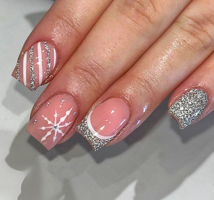 Short Glitter Nail Design Inspo Christmas